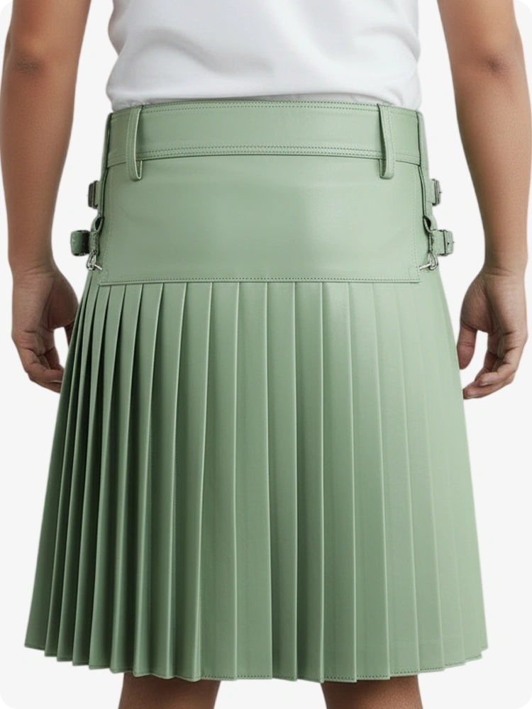 Kilt en cuir plissé vert clair avec passants de ceinture et sangles latérales
