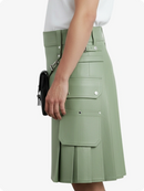 Kilt en cuir plissé vert clair avec passants de ceinture et sangles latérales