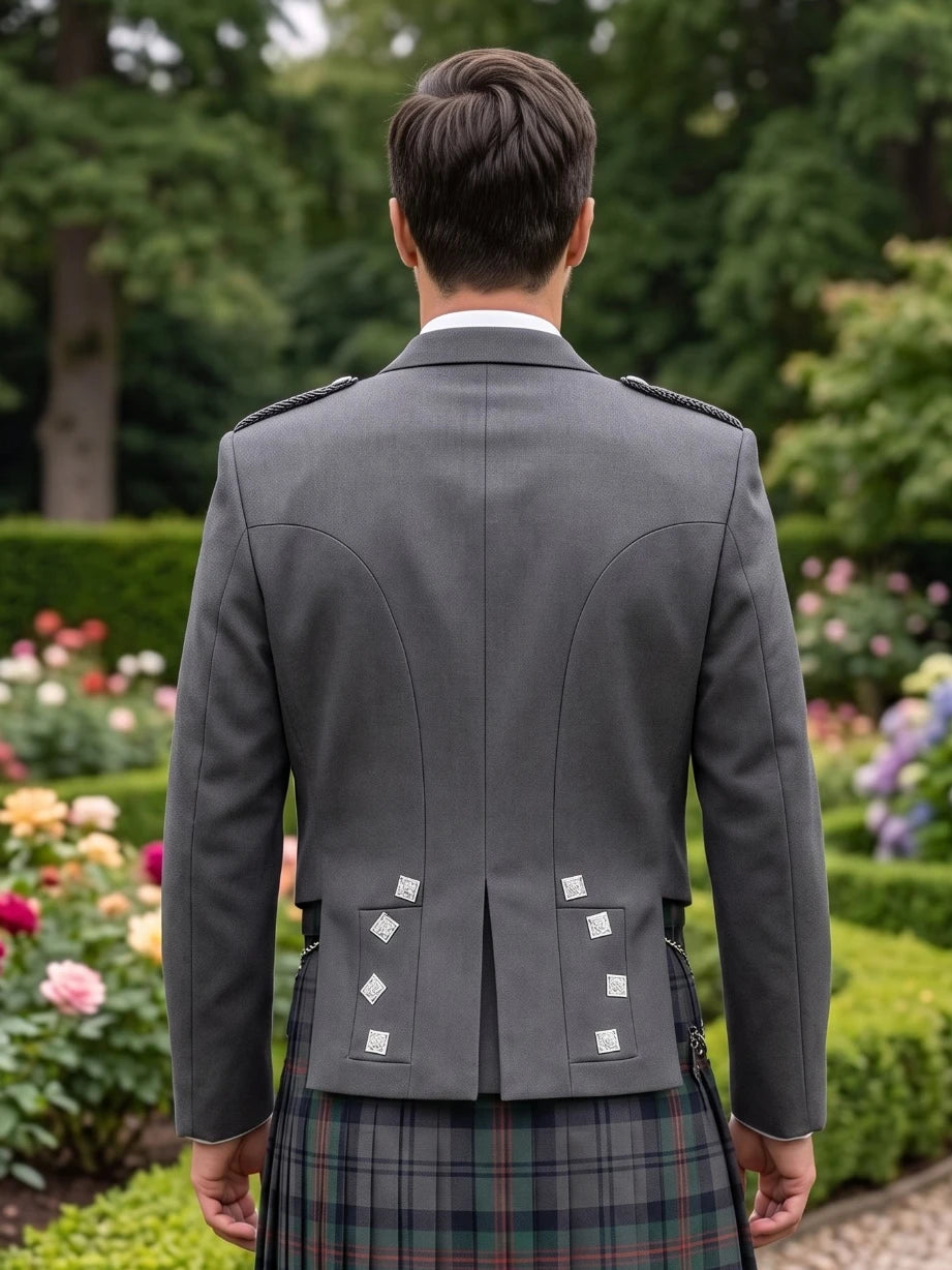 Veste Kilt Prince Charlie Grise avec Revers en Satin et Boutons Carrés Argent