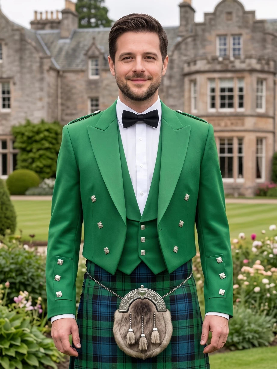 Veste Kilt Prince Charlie Vert Kelly avec Revers en Satin et Boutons Carrés Argent