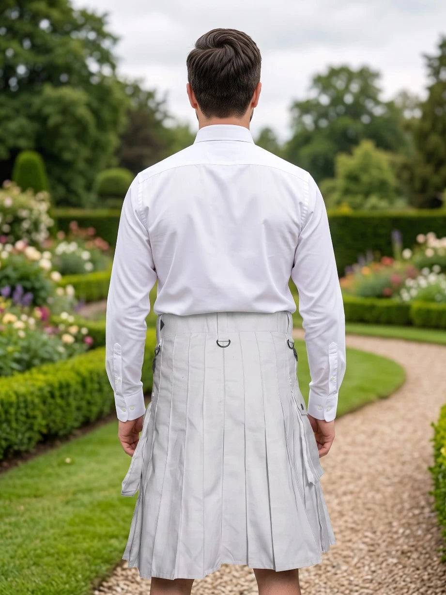 Kilt utilitaire blanc sur mesure avec sangles en cuir